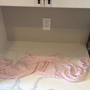 Lululemon Pilates princess xs-l Blissful Pink Shrug Soft